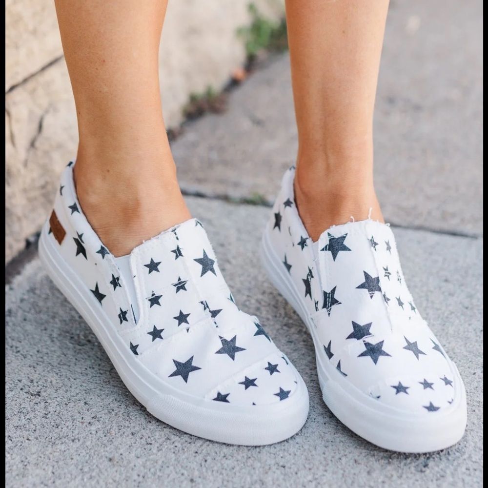 Blowfish Malibu Maddox Slip-On Sneakers Off White Galaxy Pattern